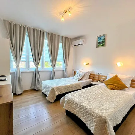 Pensiune веселина - 4*