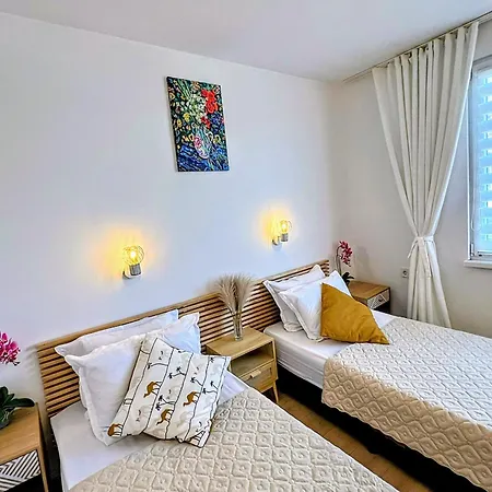 веселина - 4*